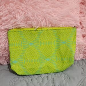 CLINIQUE Green and Yellow Cosmetic Bag with Sporty Design